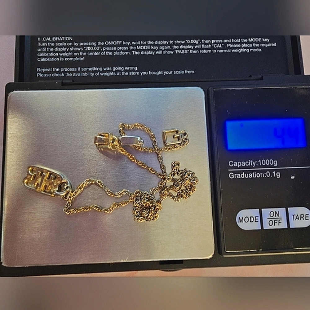 ✨️Givenchy 4G Logo Pendant Vintage Gold Tone Rope Chain Necklace✨️ - Picture 7 of 14